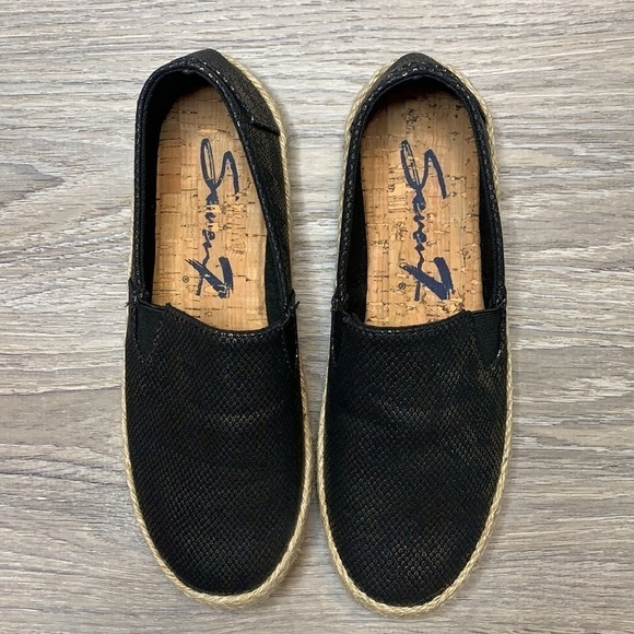 Seven7 Cape Azul Flat Slip-on Shoes - Picture 6 of 9